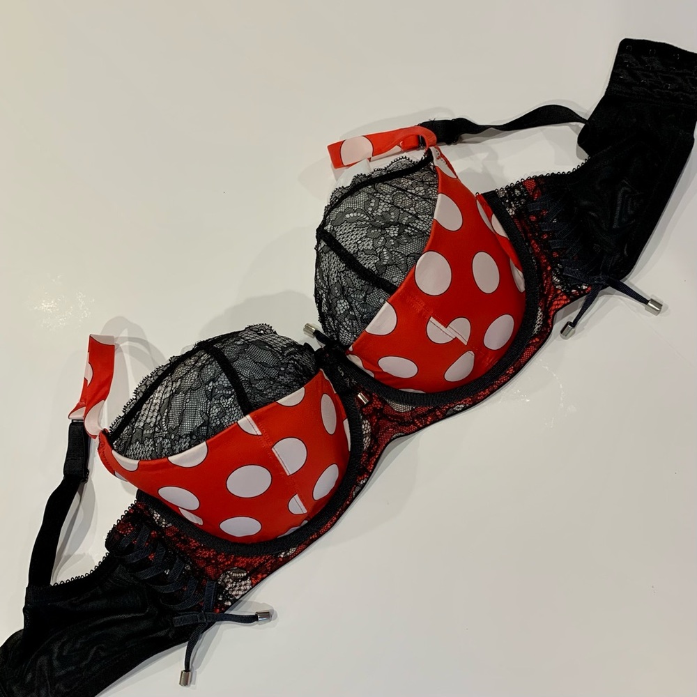 Cacique Intimates Red Dotted‎ Black Lace Bra 40DDD